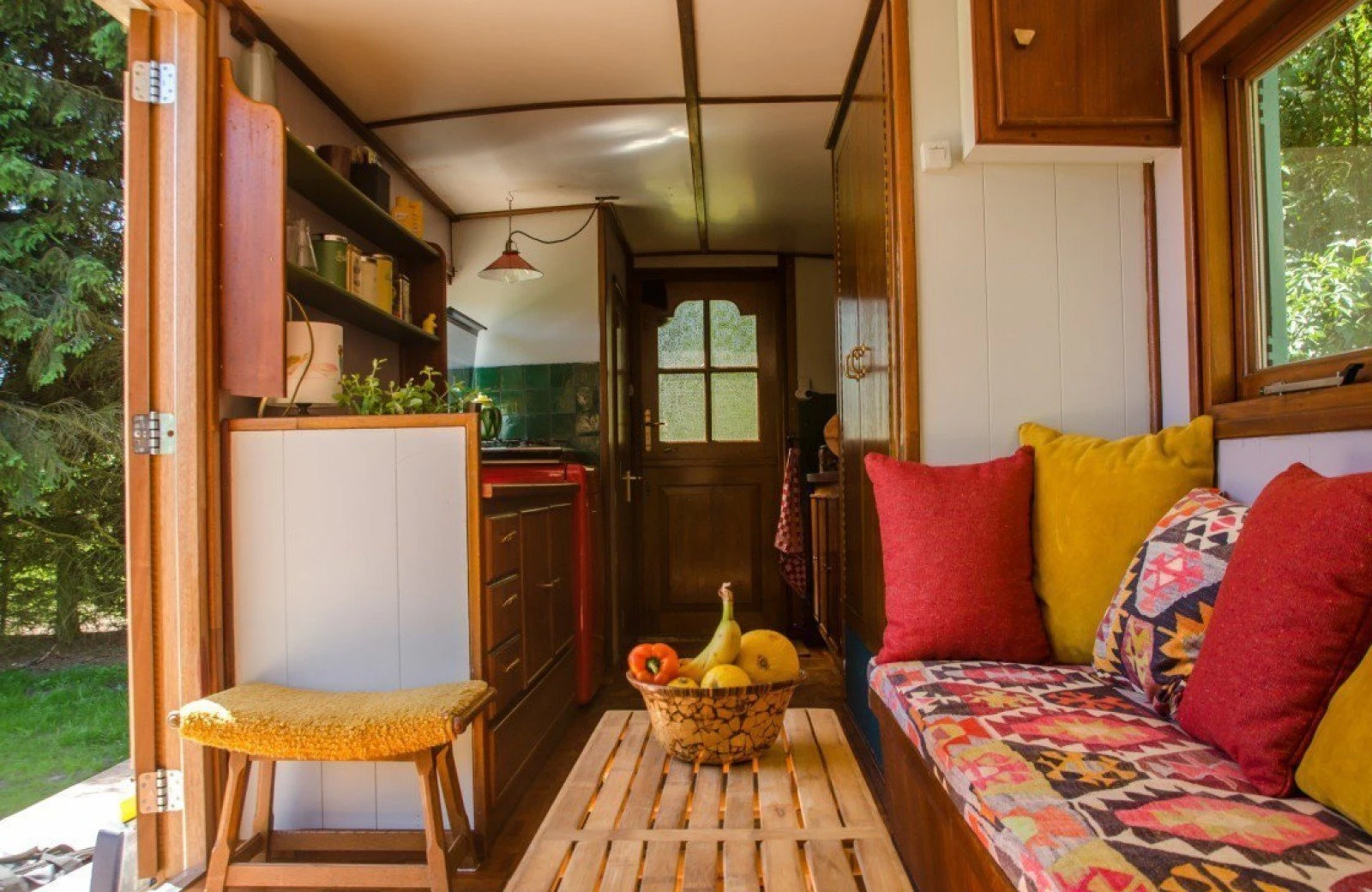 3 pachamama woonkamer en openslaande deuren